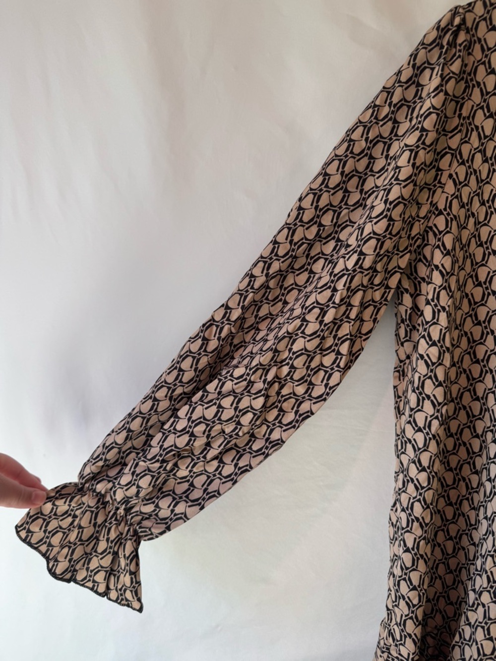 Women's Large Brown Printed Lightweight Long-Sleeve Ruffle Dress - Picture 4 of 9